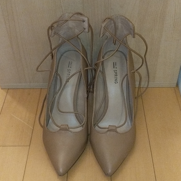 Call it spring heels closed toe criss cross lace - Picture 1 of 5